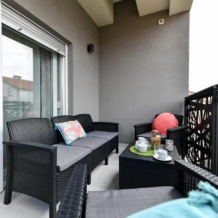 Apartment Family Amare